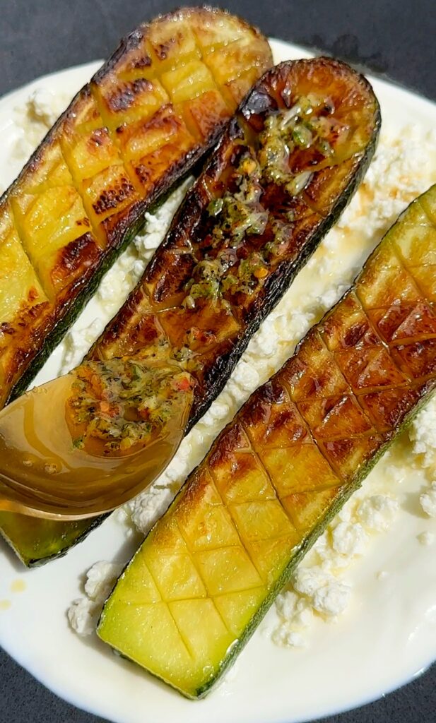 Roasted Zucchini with Wild Garlic Sauce und Feta