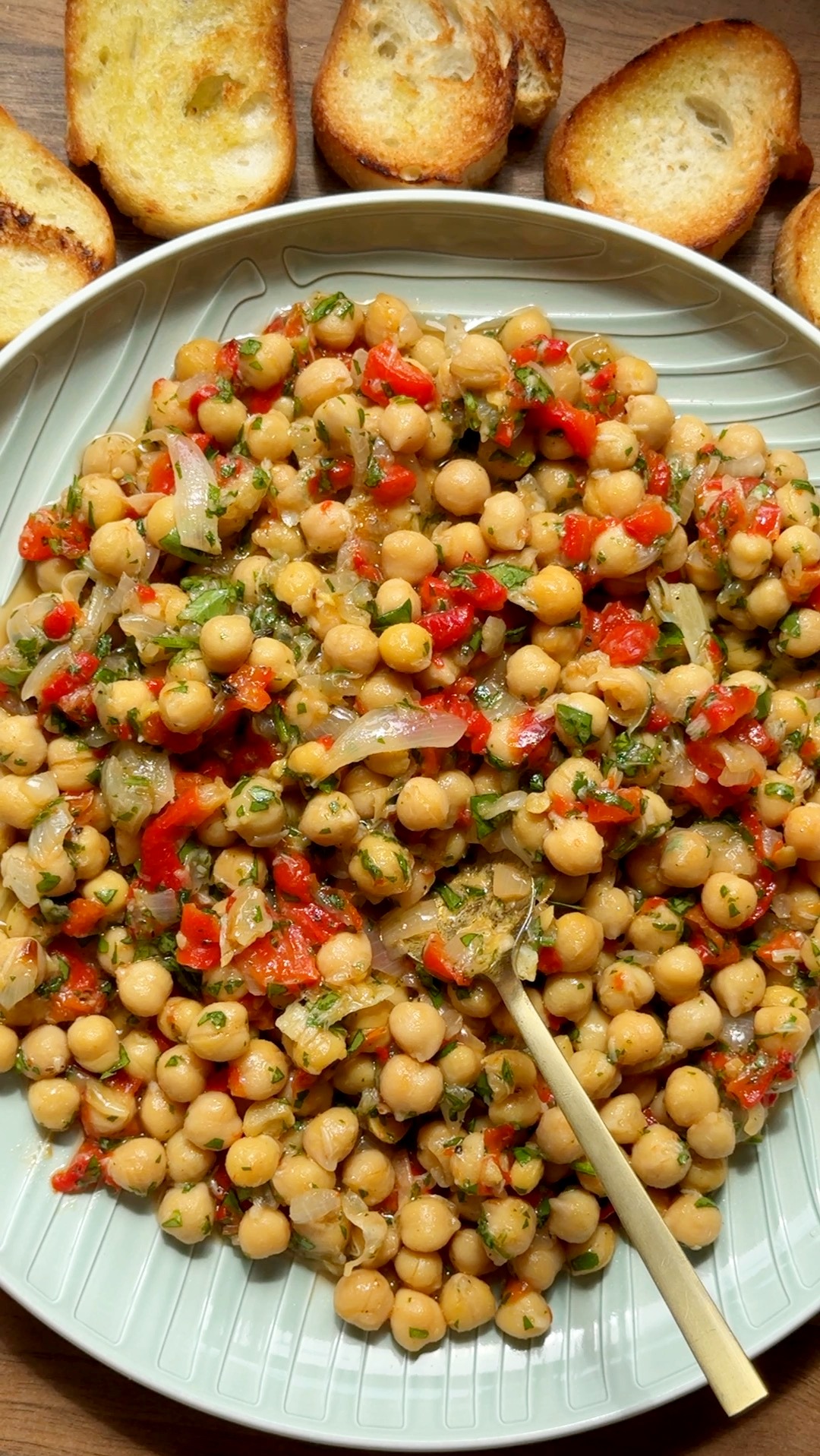 The Best Chickpea Salad