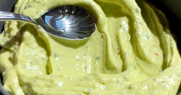 Creamy Avocado Feta Dip