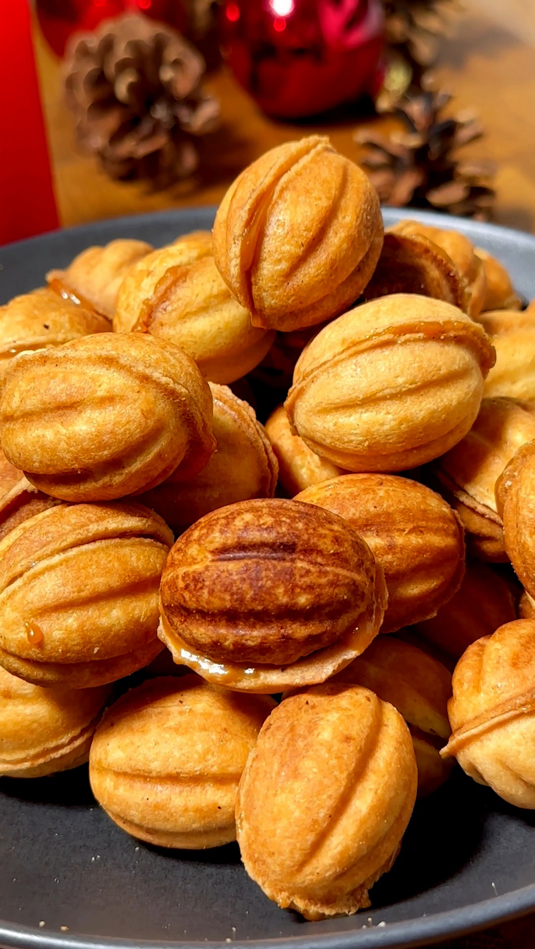 Walnut Cookies with Caramel and Hazelnut Filling