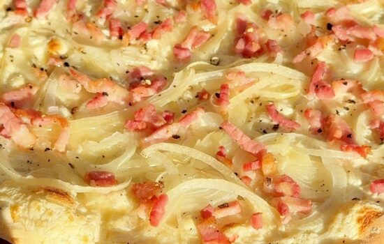 Tarte Flambée (Elsässer Flammkuchen)