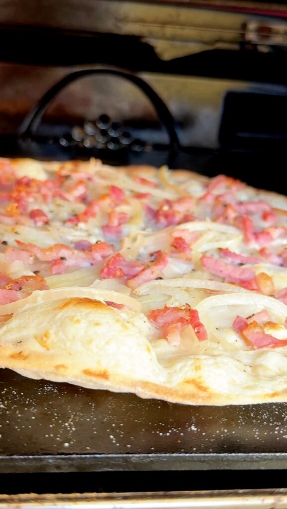 Tarte Flambée (Elsässer Flammkuchen)