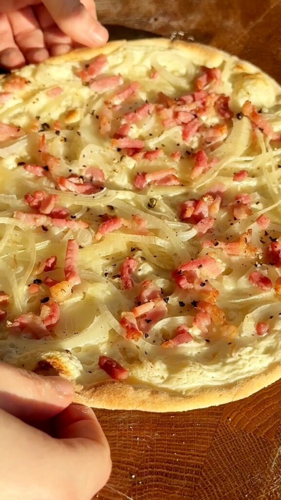 Tarte Flambée (Elsässer Flammkuchen)