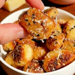 Crispy Chili Honey Halloumi Bites