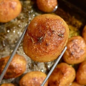Crispy Oven Roasted Baby Potatoes