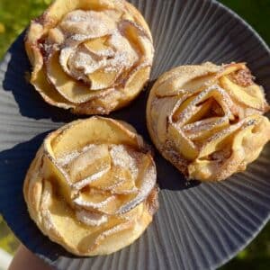 Puff Pastry Apple Roses